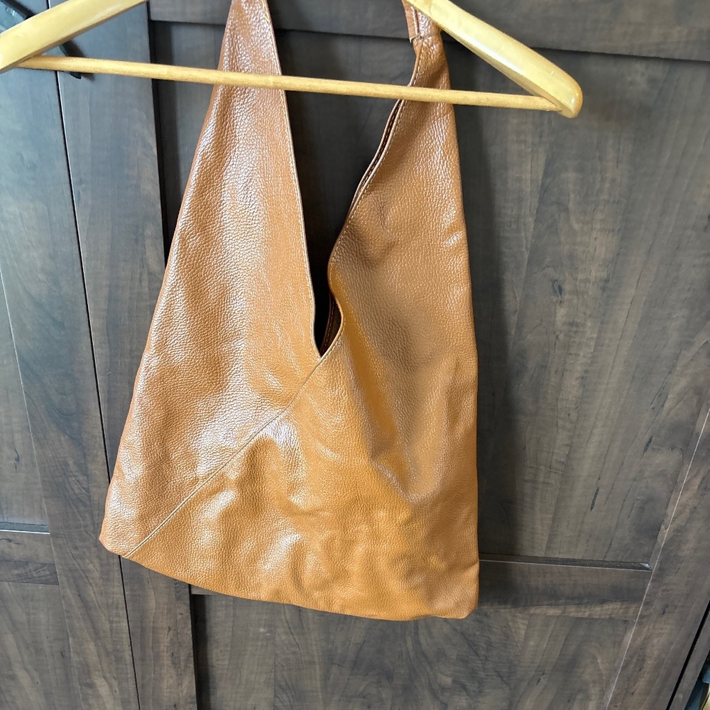 Made in Italy large tan leather bag
